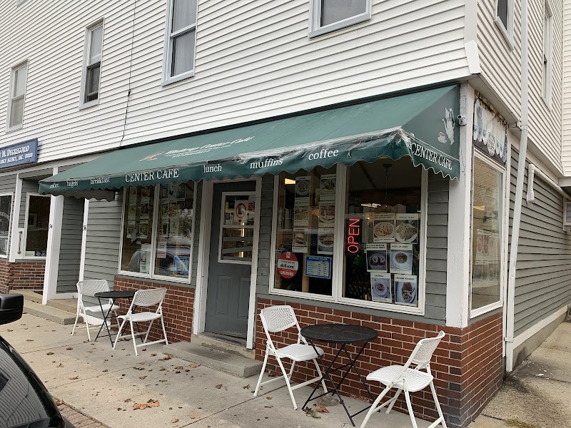 Winthrop Center Cafe / YOLKED