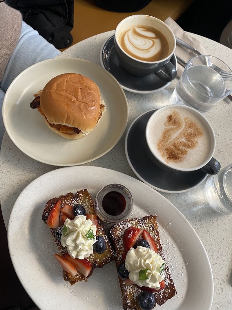 In Common NYC - A Breakfast & Brunch Restaurant