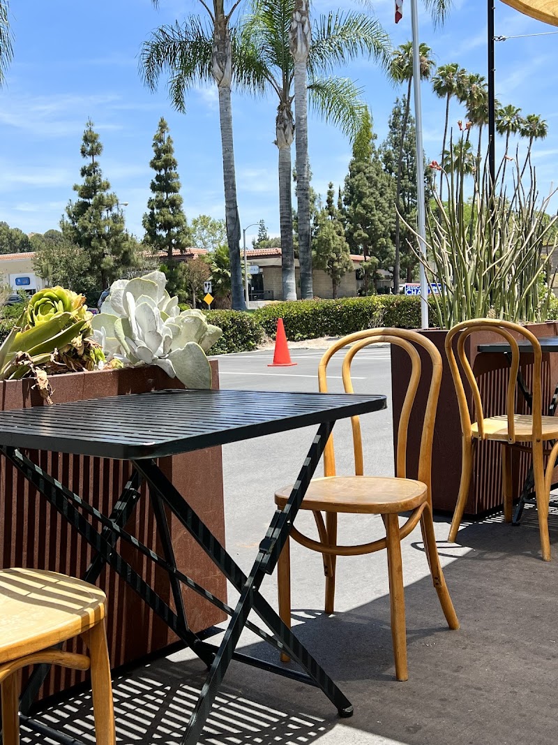 Smoking Tiger Coffee & Bread