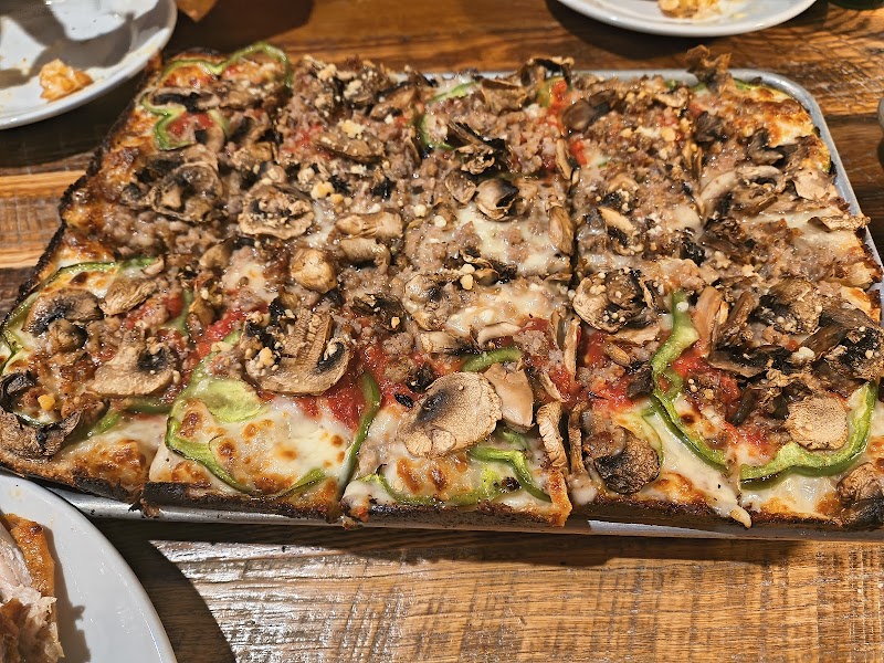 Emmy Squared Pizza: Plaza Midwood