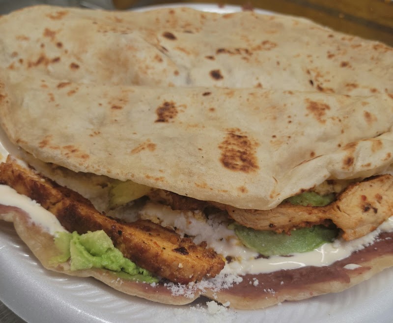 Comida Latina Rosy Food Truck