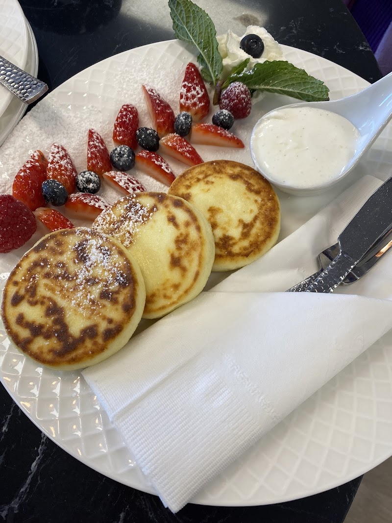 Krem Bakery and Cafe