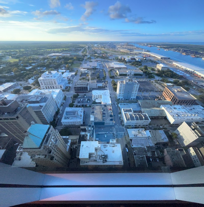 Dauphin’s Casual Fine-Dining