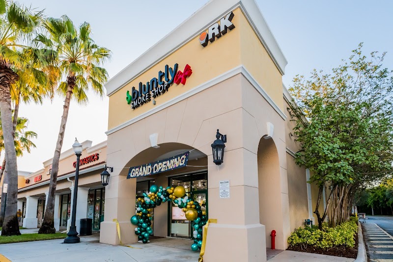 Bluntly - Smoke Shop and Cafe'