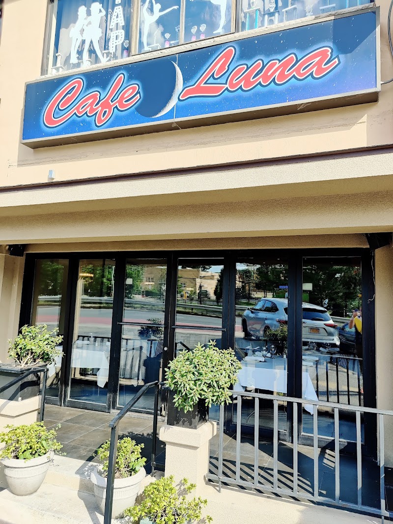 Cafe Luna