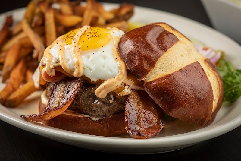 Illusion Bar Grill Cafe - Des Plaines,IL.