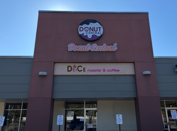 Donut Central - Eats & Coffee