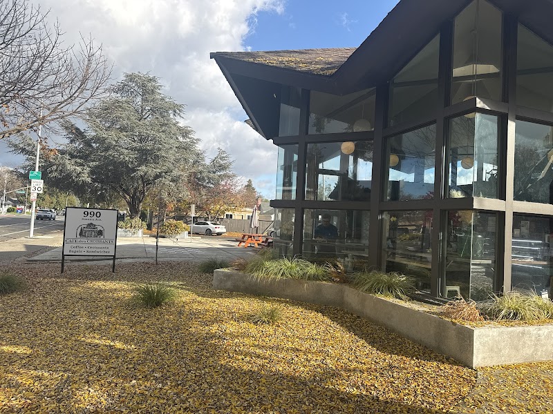 Cafe Des croissants Sonoma Ave