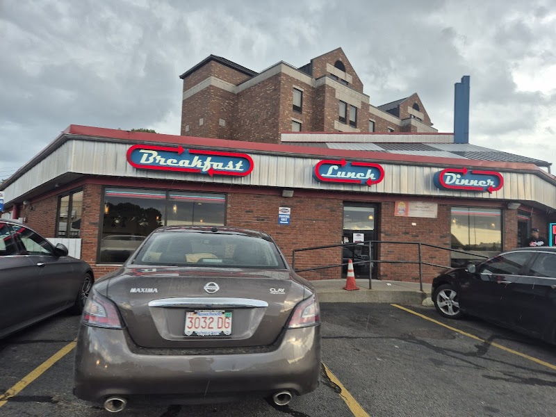 Roundabout Diner and Lounge