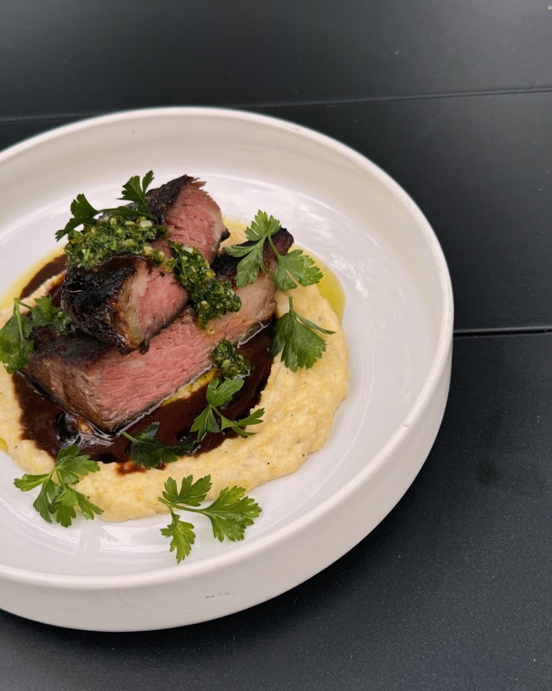 SUCHNESS dining room