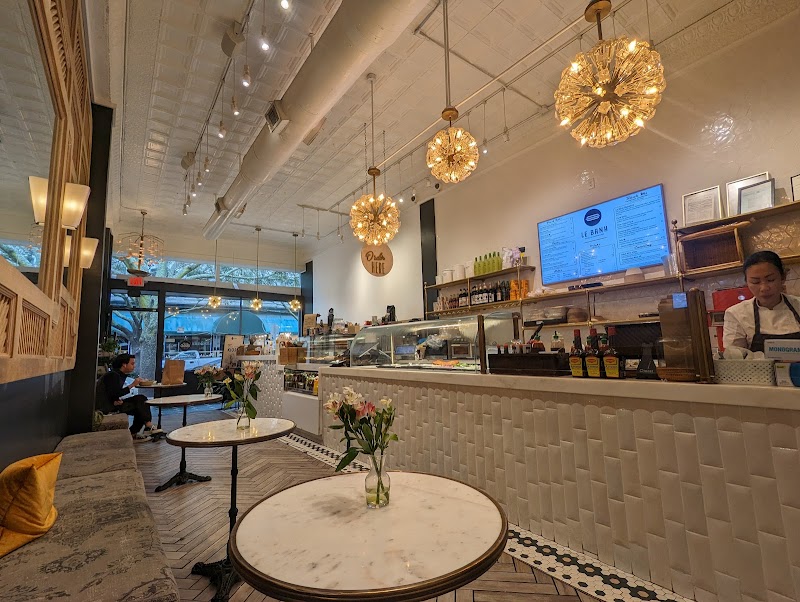 Le Banh Cafe