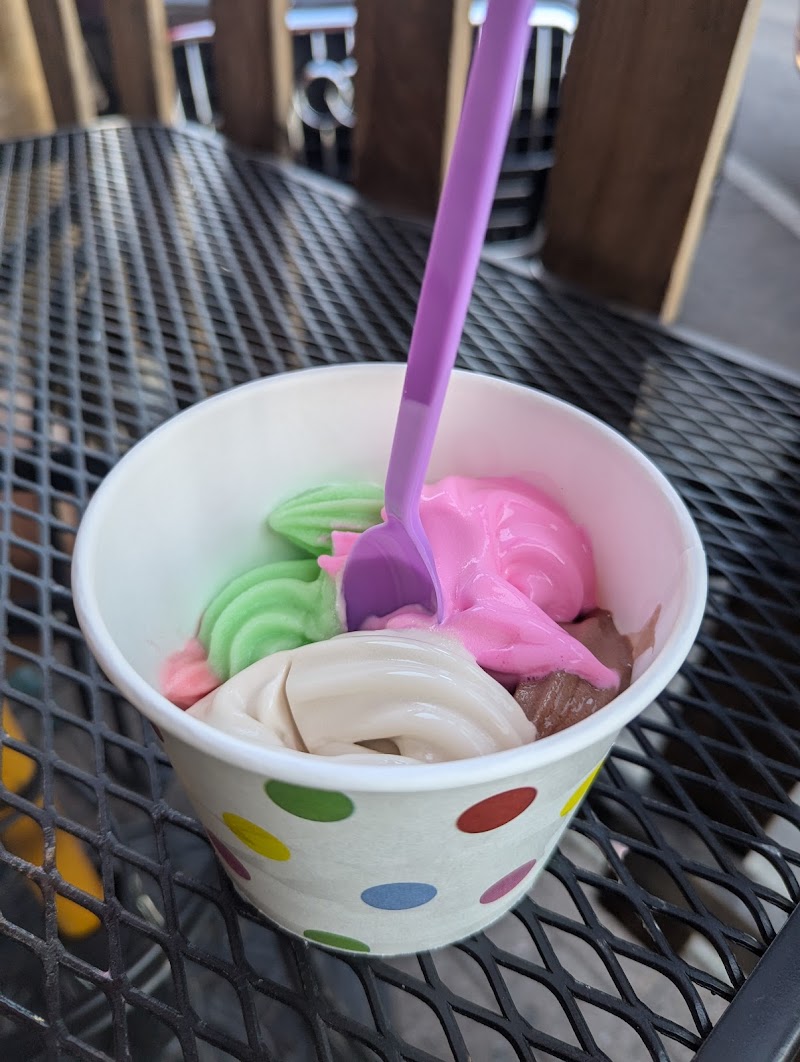 Frannie's Cones and Coffee