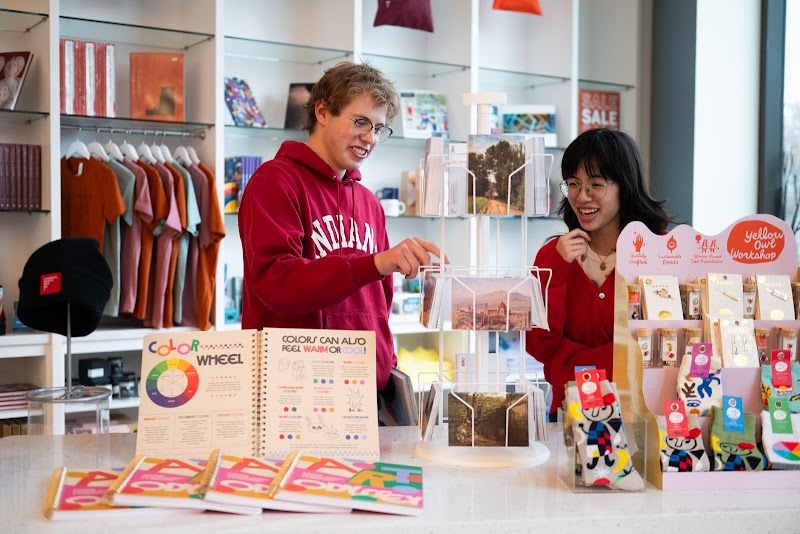 Newkirk Cafe and Gift Shop at the Sidney and Lois Eskenazi Museum of Art