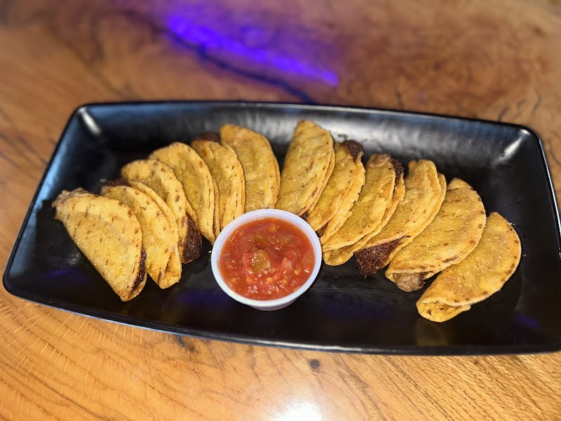 Round The Corner Bar & Grill