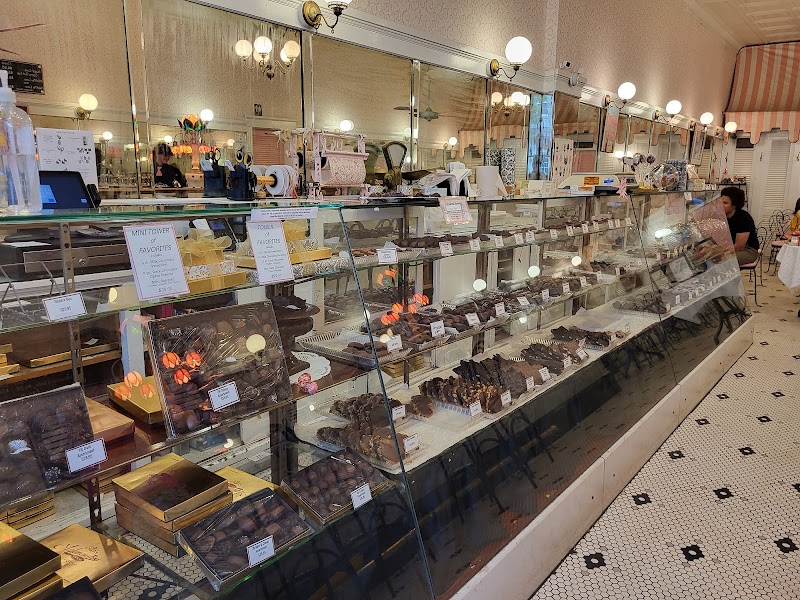 Aglamesis Bro's Ice Cream & Chocolates