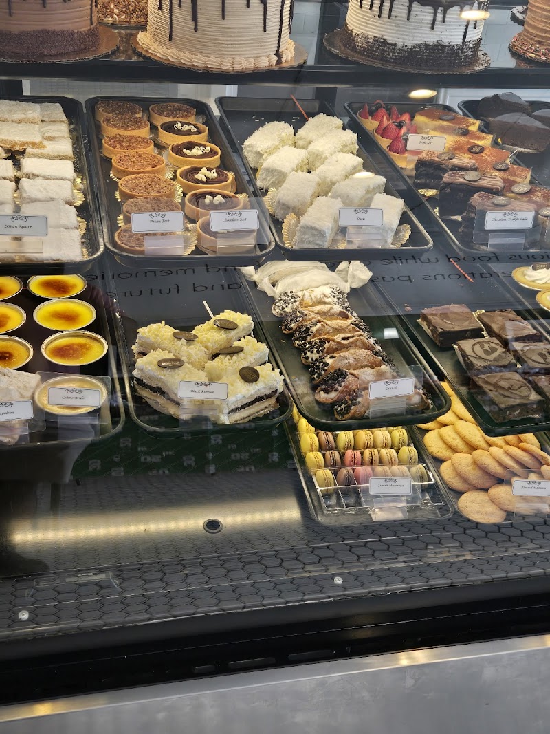 Henri's Bakery & Deli