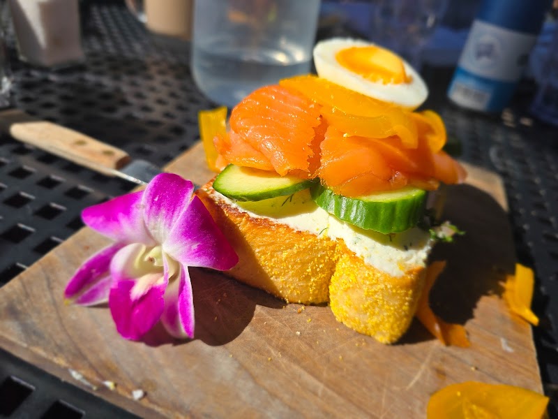 Lucky's Bakehouse Cafe