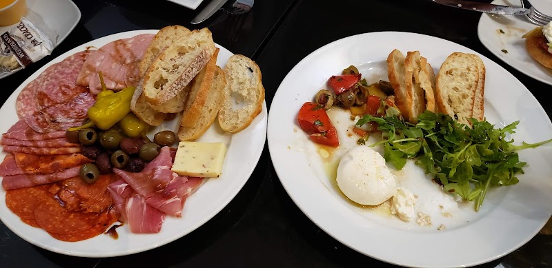 SpeakEasy Bar & Grill