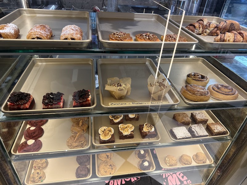 Uncommonly Rossina Cafe