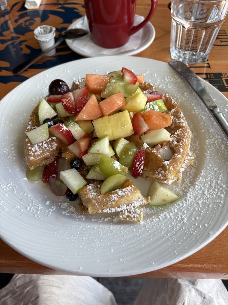 Le Cafe Station Grill