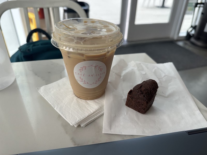 Cafe An'Clair - 9th & Thomas