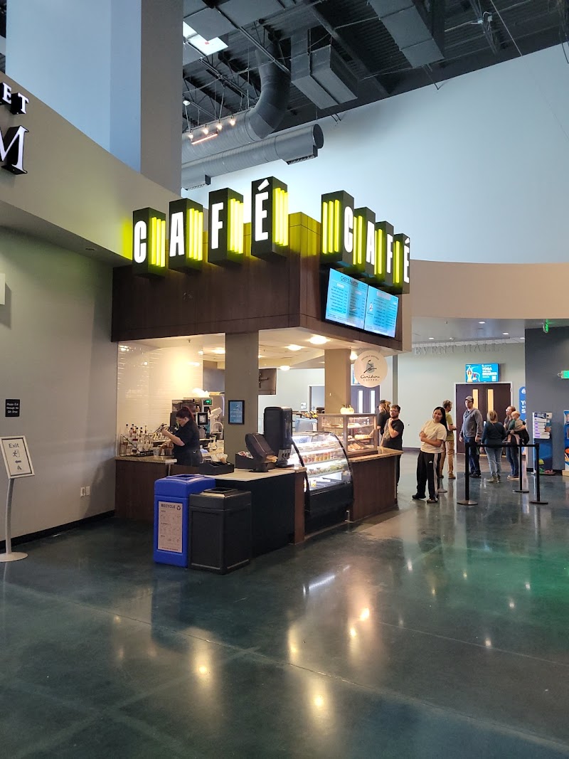 Café Summit + Shores