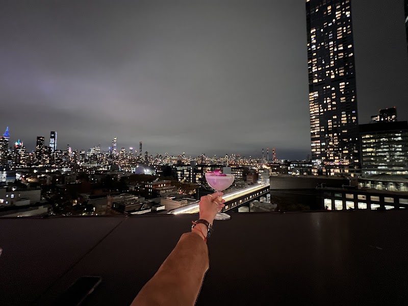 Skybar Rooftop & Lounge