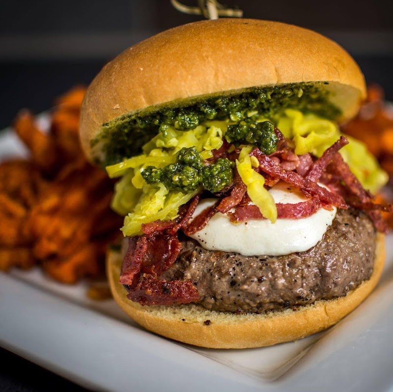 Gate 25 Bar and Restaurant