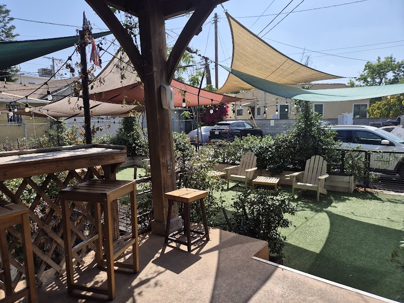 Muddy Paw Coffee & Park Eagle Rock