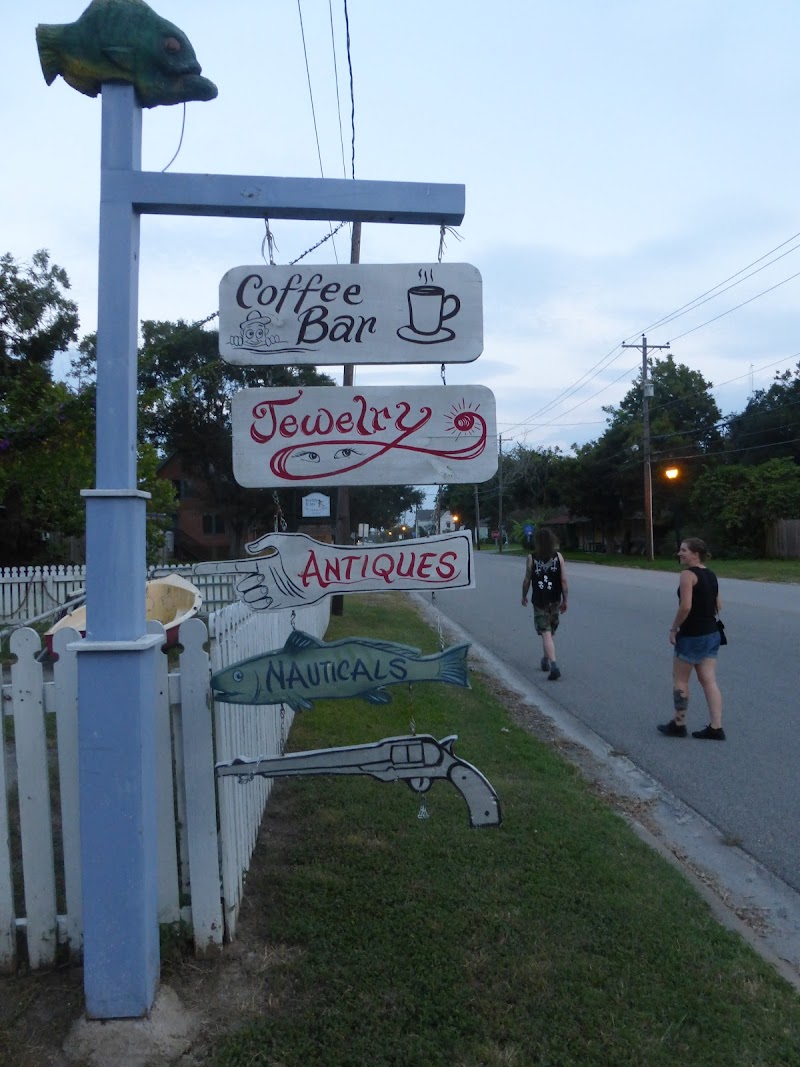 El Lago Coffee and Antiques