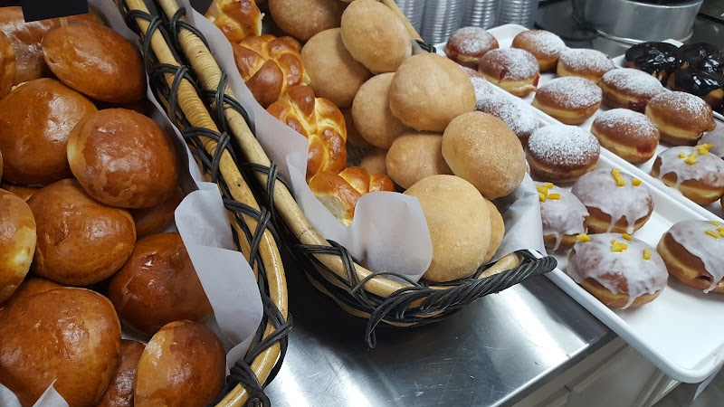 Amazing Breads and Cakes LLC