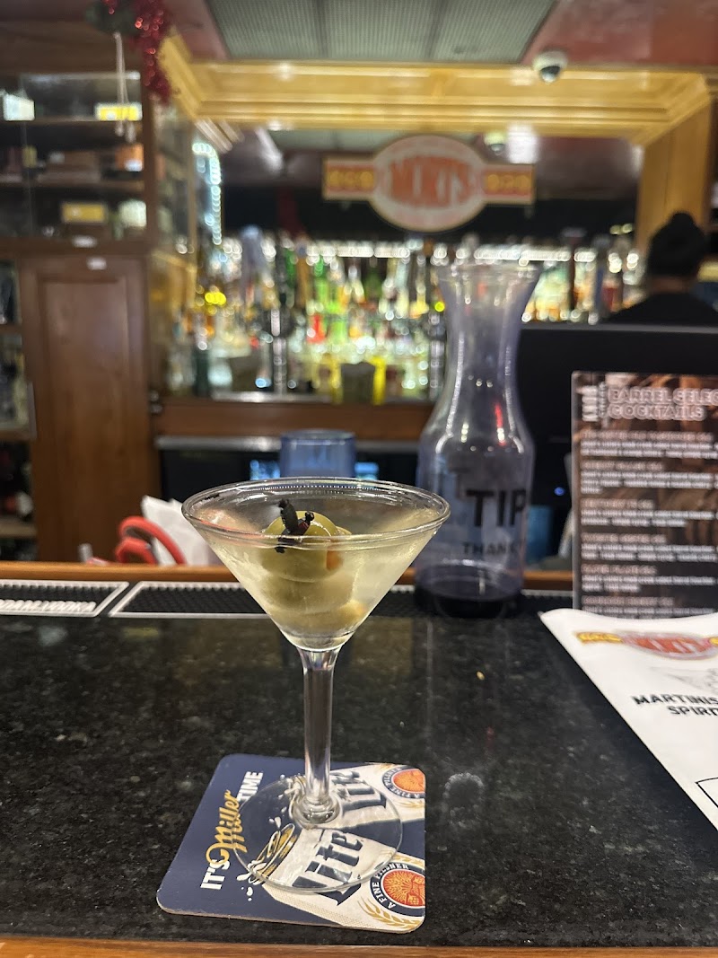 Mort’s Martini and Cigar Bar
