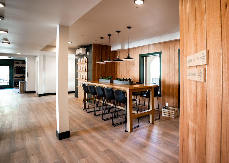 Iconoclast Cafe + Bar