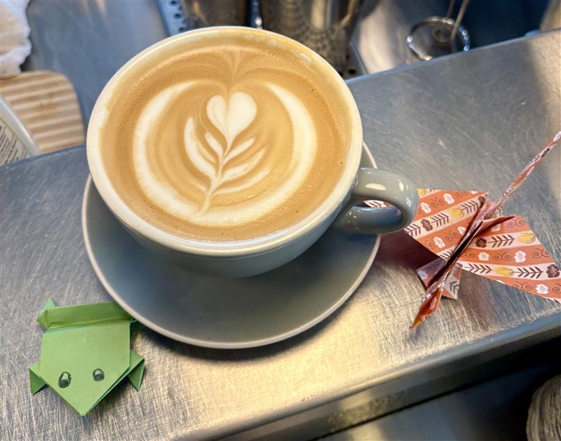 Iconoclast Cafe + Bar