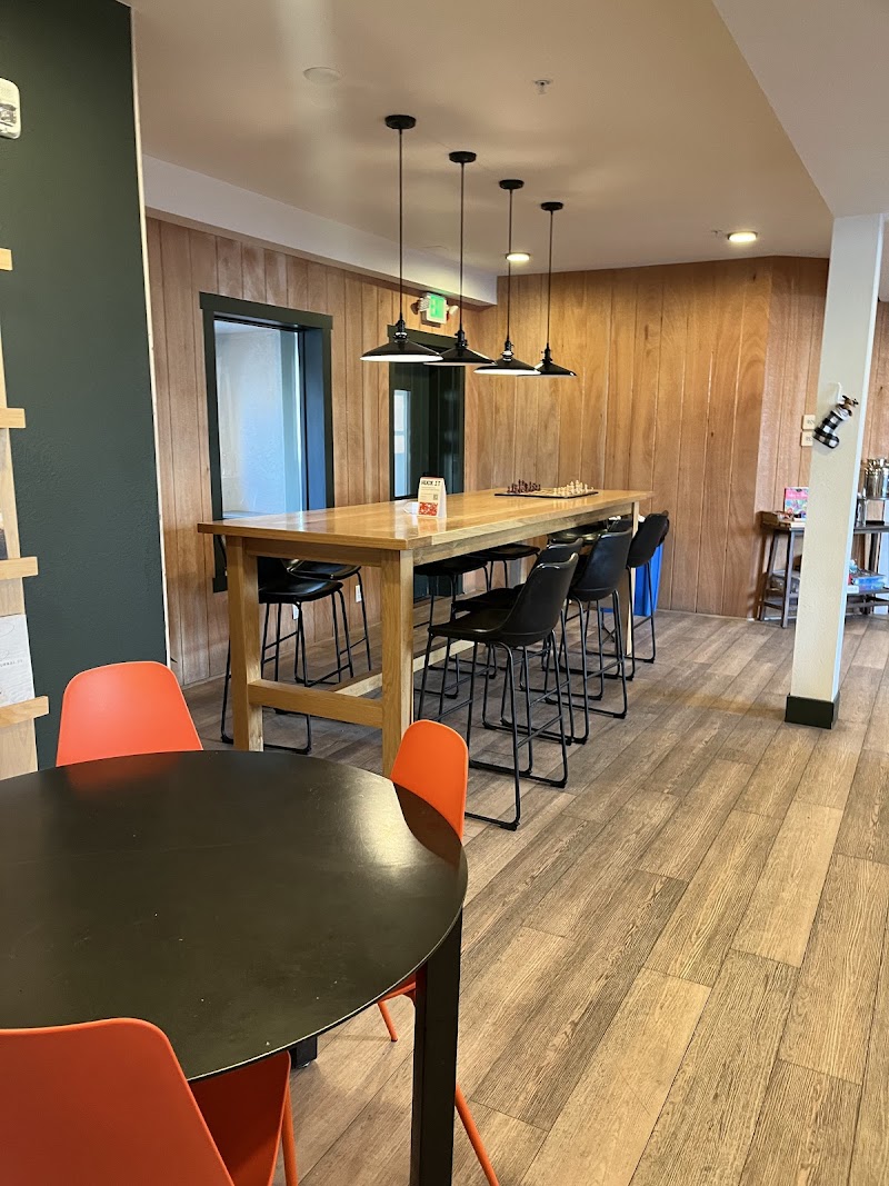 Iconoclast Cafe + Bar