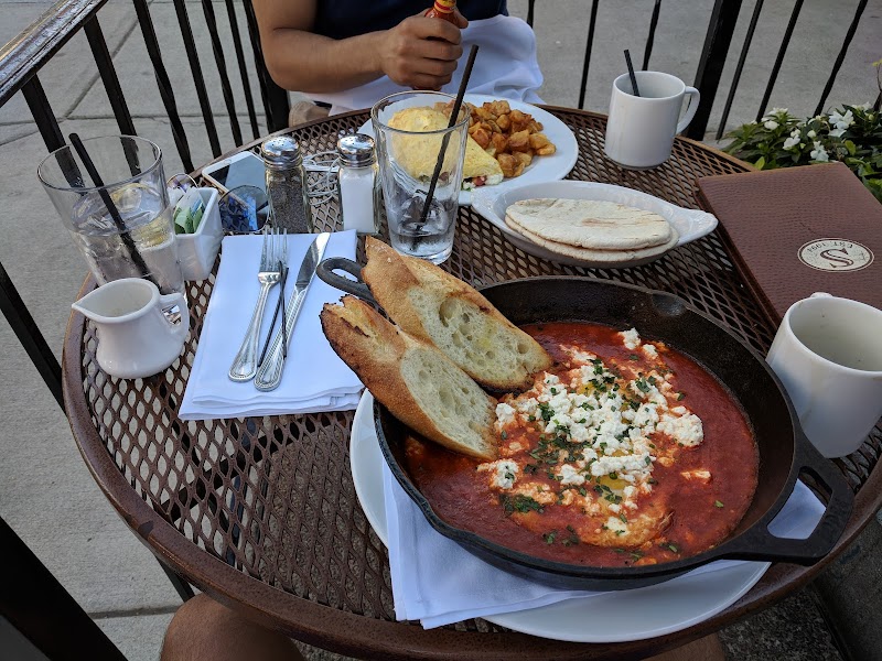 Stephanie's On Newbury