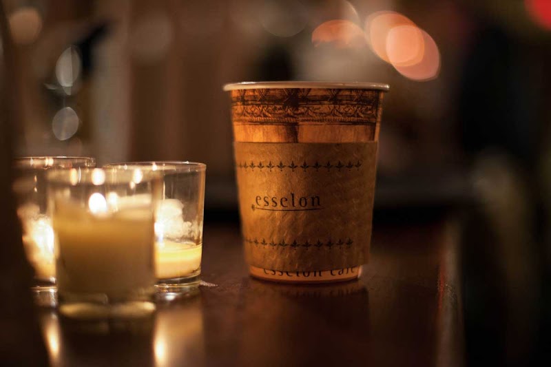 Esselon Café