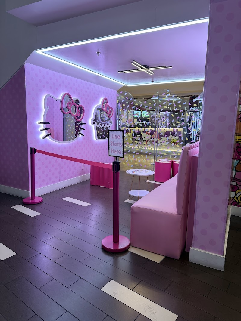 Hello Kitty Cafe