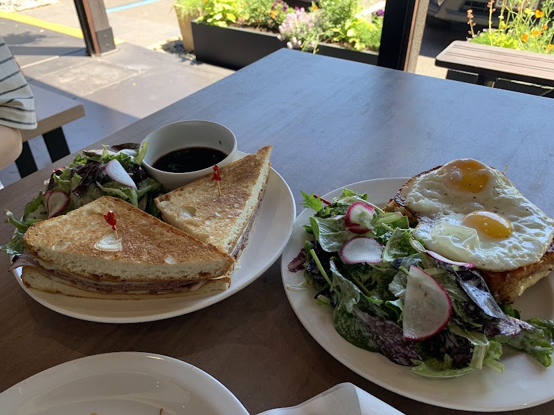 Pascàline French Bistro & Patisserie