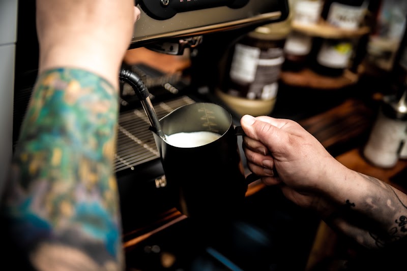 Ren's Coffeehouse & Books