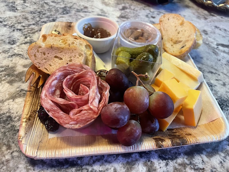 THE DIRTY OLIVE | Cocktail Lounge