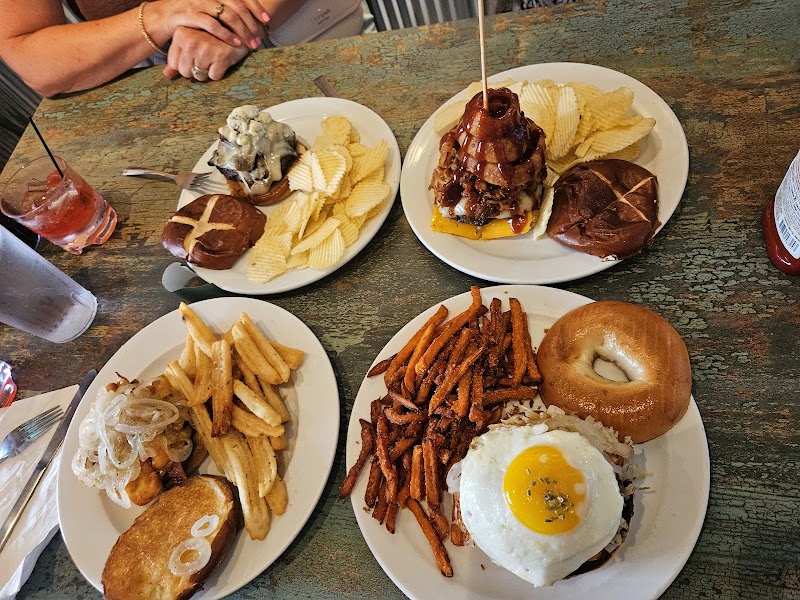 Foodie Garage Eatery