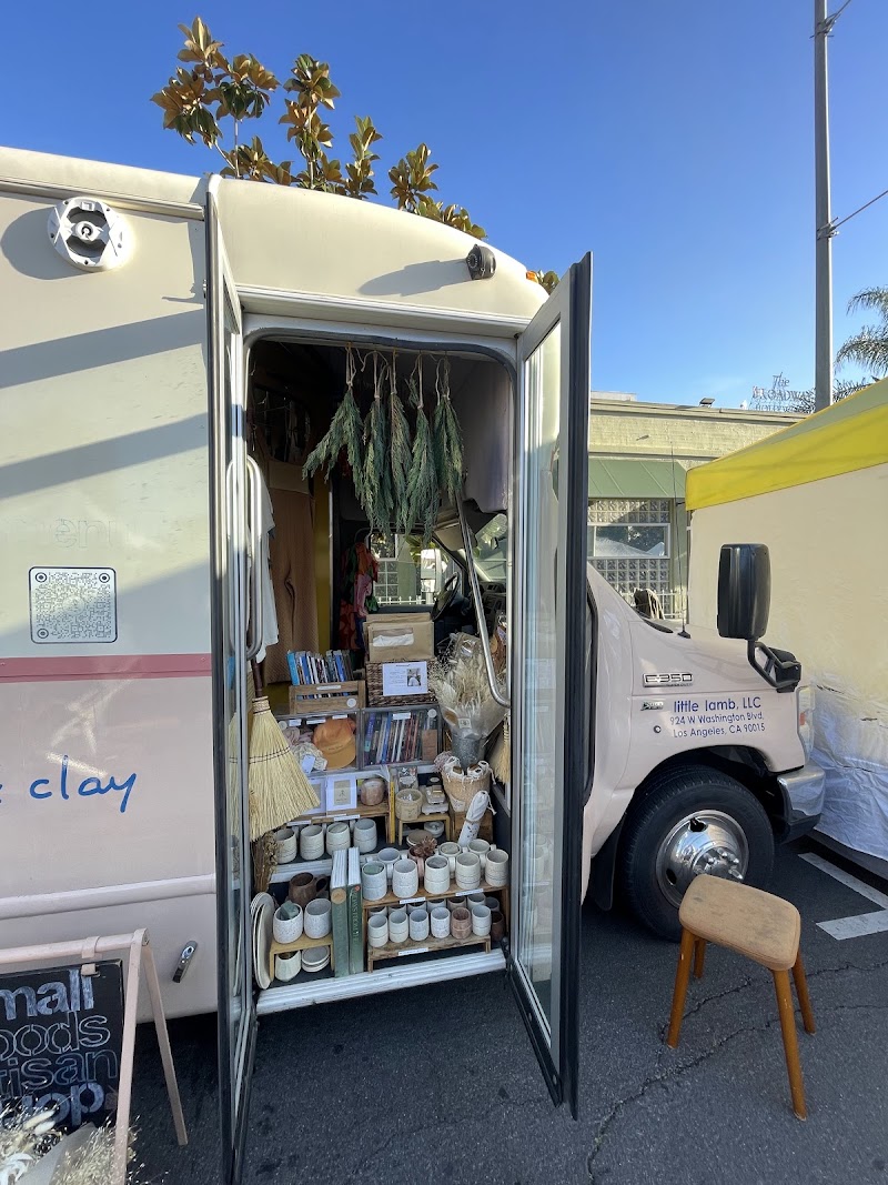 little lamb coffee & clay: a mobile shop