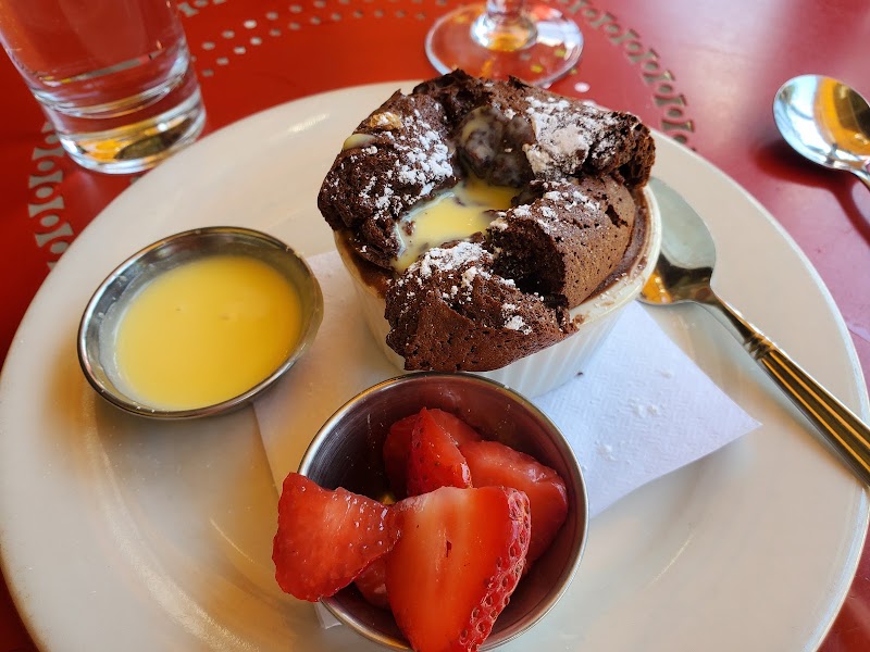 Le Petit Triangle Cafe