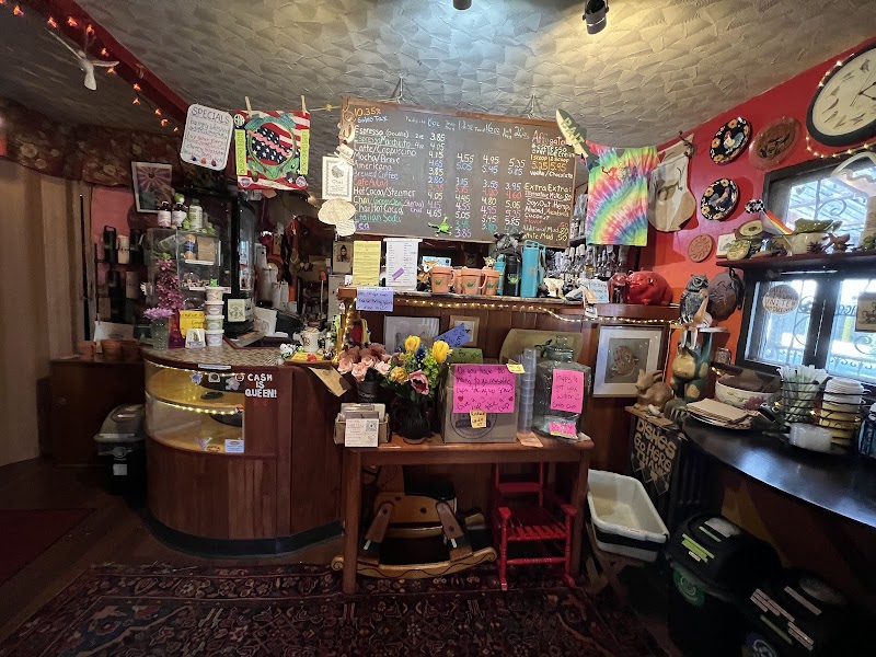 A Muddy Cup Cafe' & Roastery