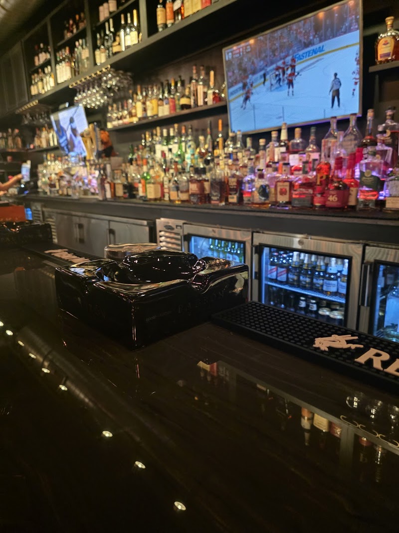 Smoky’s Cigar Bar & Bistro