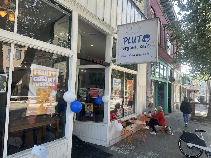 Pluto organic cafe