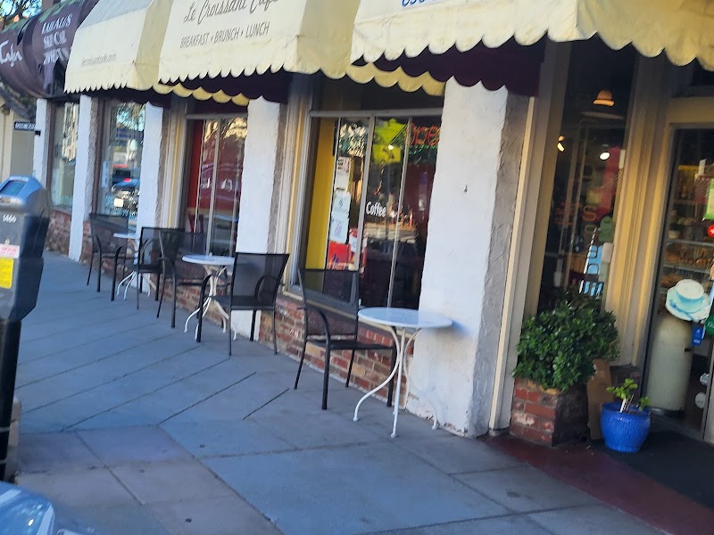 Le Croissant Cafe