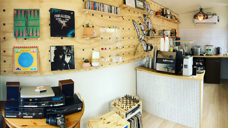 Café Con Leche: Tiny Café