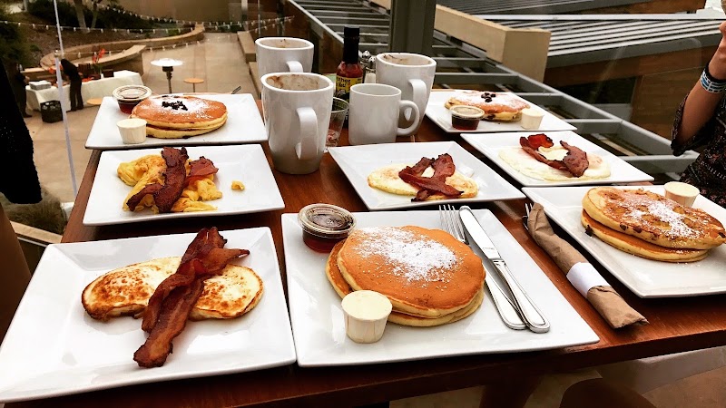 Caroline's Seaside Cafe by Giuseppe